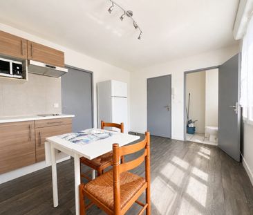 Location Appartement 2 pièces 27m² LANESTER 56600 - Photo 1