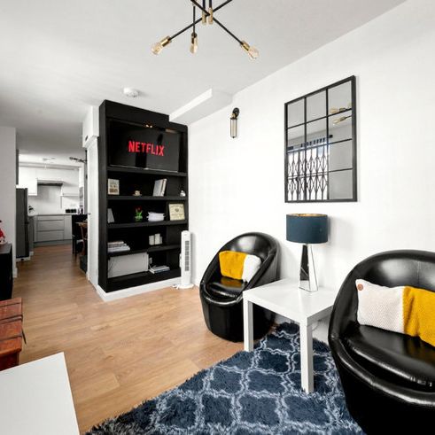 London Mews - Photo 1