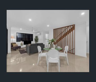 Contemporary Town Home: 3 Bedroom + Study + Double Garage - Photo 3