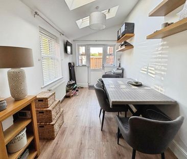 2 bedroom semi-detached house to rent - Photo 4