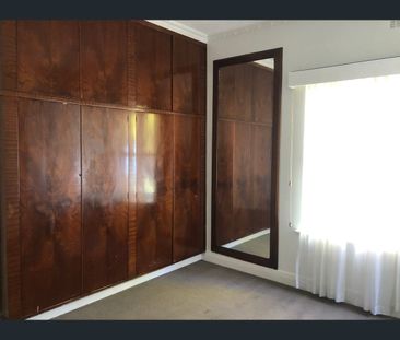 1/70-72 Eastern Beach, Geelong, Vic 3220 - Photo 6