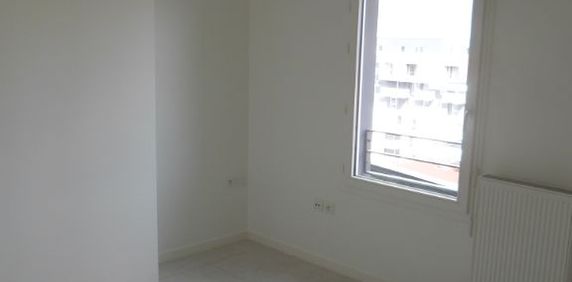 Location Appartement 2 pièces 65m² BORDEAUX 33300 - Photo 2