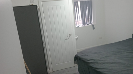 1 bedroom in a house share to rent - Photo 3