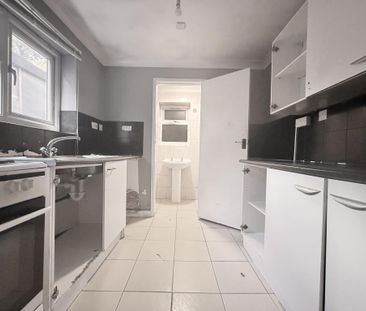 120 Gordon Avenue,120 Gordon Avenue,Southampton - Photo 3