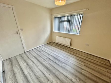 Denewood Crescent - Photo 3