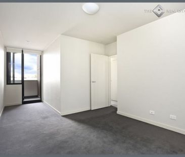 PRIME SPRINGVALE CENTRAL LIVING – SHOPPING & TRANSPORT AT YOUR DOOR - Photo 6