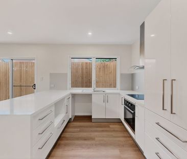 Comfortable & Private 1-Bedroom Home in Keperra - Photo 6