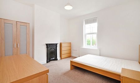 Stunning 3 Bedroom Recently Renovated House - Photo 4