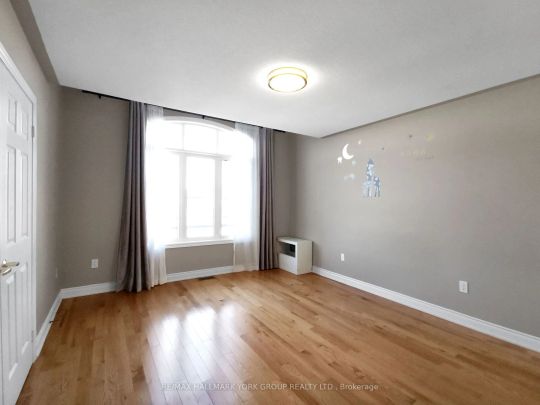 Detached Home For Lease | N9237268 - Photo 1