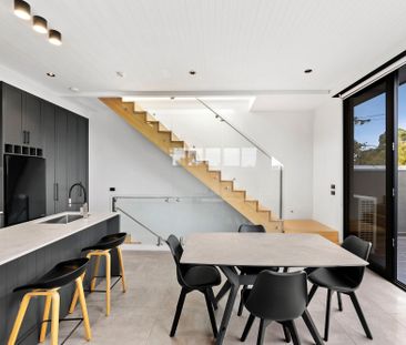 216 Ross Street, Port Melbourne VIC 3207 - Townhouse For Rent | Domain - Photo 5