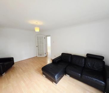 3 bedroom flat to rent - Photo 6