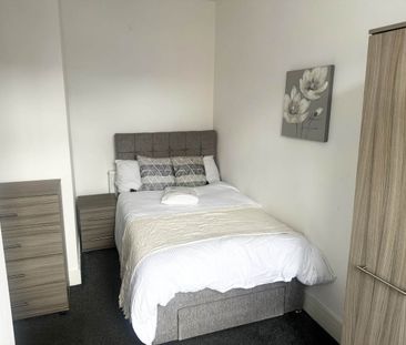 Hough Lane (Room 3), Bramley, Leeds - Photo 6