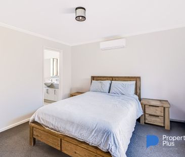 "Central Kangaroo Flat Living!" - Photo 3