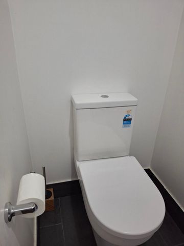 Beautiful House with Four Bedrooms Available - Photo 5