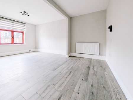 Studio Flat, Brighton Road, CR8 - Photo 2