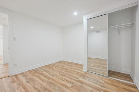 For Lease - 379 Bryant Crescent, Burlington, Ontario - Photo 4