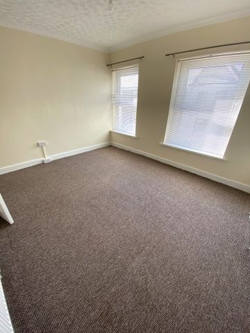 £1,350 PCM, Three Bedroom House with Enclosed Garden in Dorset Street, Grangetown, Cardiff, CF11 6PS - Photo 5