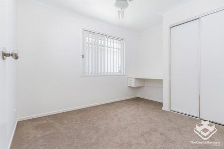 3 Bedroom in a Quiet Complex - close to all amenitiese - Photo 3
