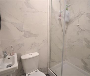 5 bedroom terraced house to rent - Photo 4