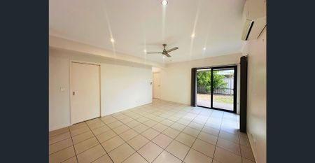 MODERN 3 BED, 2 BATH UNIT FOR RENT! CLOSE TO GOLF COURSE AND TOWN CENTRE! - Photo 3