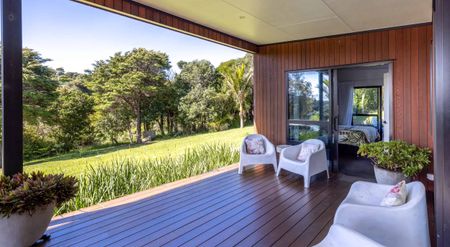 Haven on Queens - Executive Island Living - Photo 4