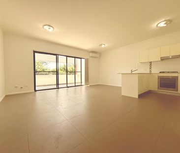 "Spacious 2 Bedroom Apartment, In Ideal Location" - Photo 6