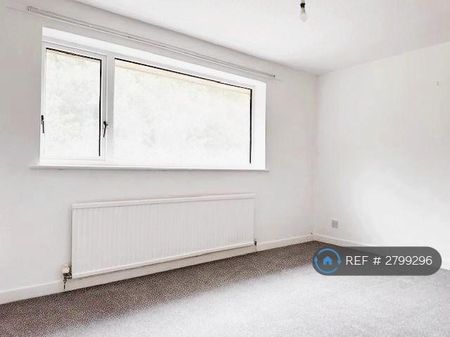 2 bedroom semi-detached house to rent - Photo 3