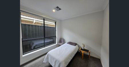 Beautiful family home - Photo 3