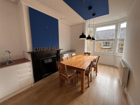 3 bedroom flat to rent - Photo 2