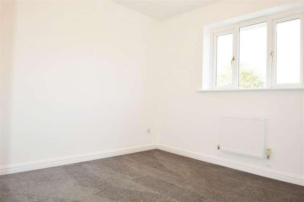 Maes Y Wennol, Miskin, Rct, CF72 - Photo 1