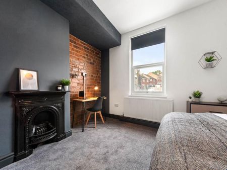 1 bedroom in a house share to rent - Photo 2