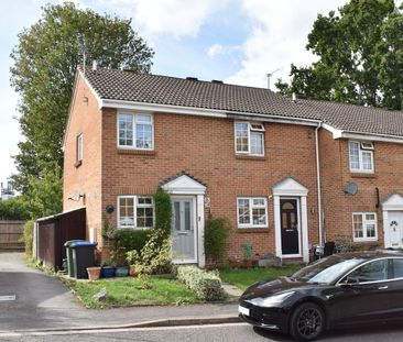 Finnart Close, Weybridge, KT13 - Photo 1