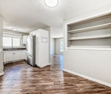 MOVE IN BONUS! Get a $300 Visa Gift Card! Modern 2 Bed + Bath Upper... - Photo 1