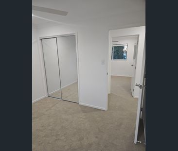 AVAILABLE 17/04/26 - SPACIOUS 3 BED 2 BATH FULLY DUCTED AIRCON - Photo 1