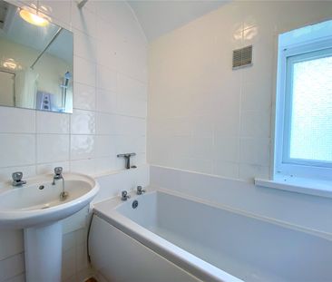 5 bedroom semi-detached house to rent - Photo 6