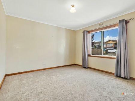 28 Lyons Avenue, DEVONPORT - Photo 5