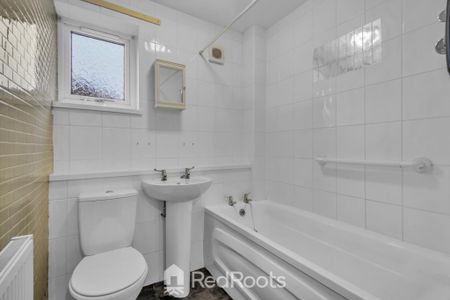 2 bedroom semi-detached bungalow to rent - Photo 5