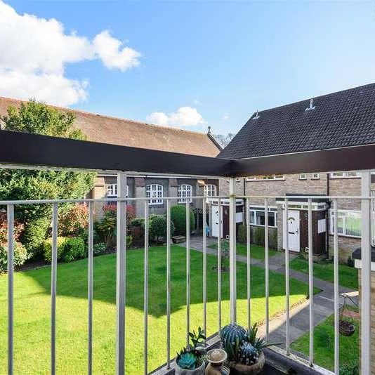 St. Peters Close, Bushey Heath, Bushey, WD23 - Photo 1