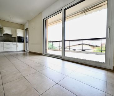 Top floor flat with stunning open views of the lake - Foto 3