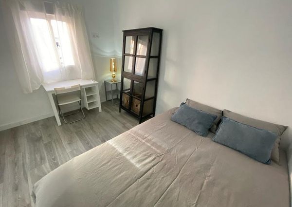 Calle de Concepción de la Oliva, Madrid, Community of Madrid 28021