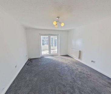 2 bedroom end of terrace house to rent - Photo 1