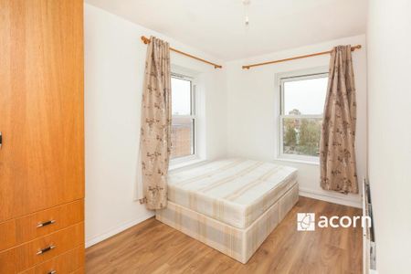 3 bedroom flat to rent - Photo 2
