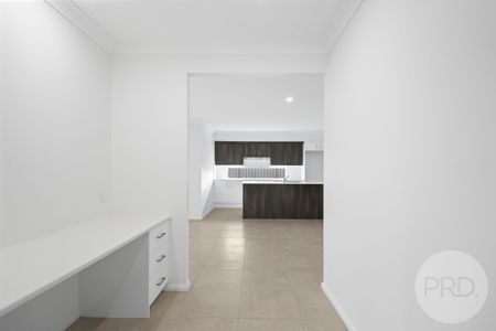 26 Blackwood Cct, Forest Hill NSW 2651 - Photo 2