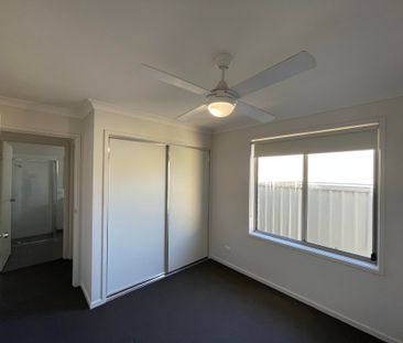 13 Royce Crescent, LAVINGTON NSW 2641 - Photo 3