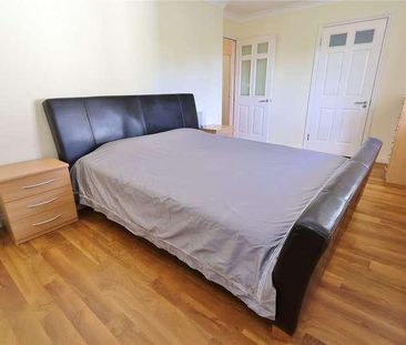 Brooklyn Road, Woking, Surrey, GU22 - Photo 3