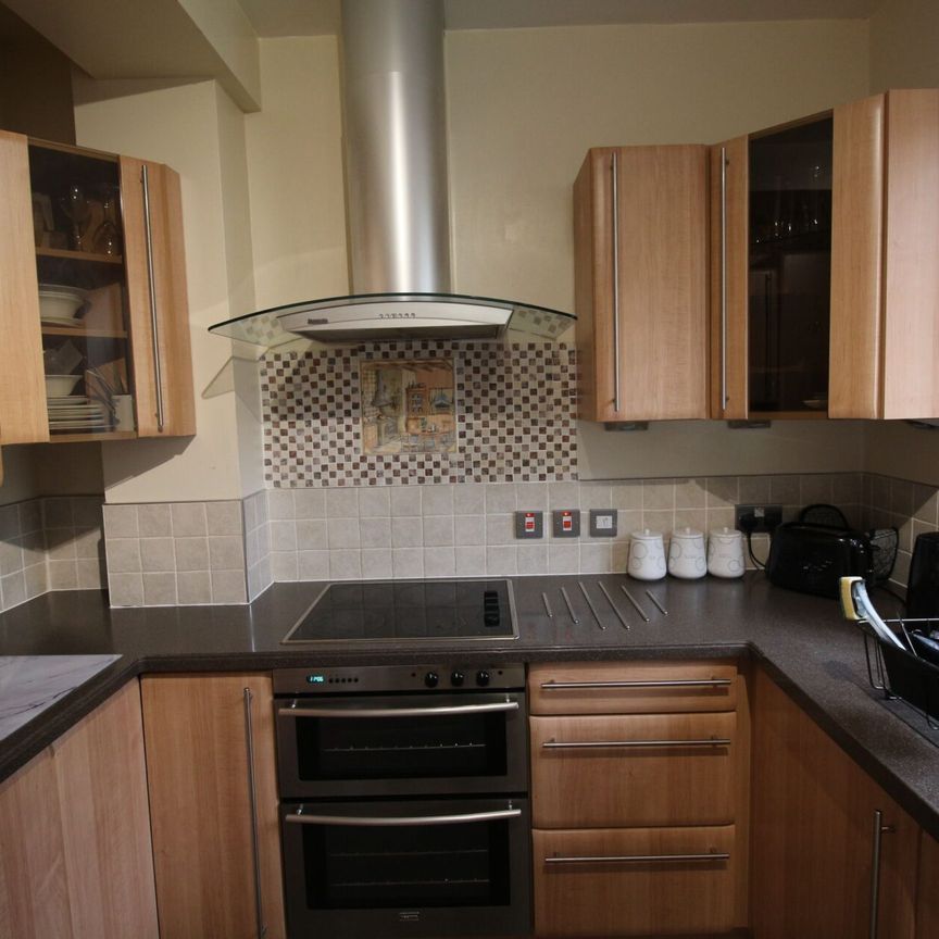 Apartment 6 Cathedral Heights Chichester Road, Lincoln, Lincolnsire, LN4 2FE, United Kingdom - Photo 1