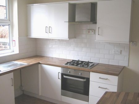 2 bedroom terraced house to rent - Photo 4