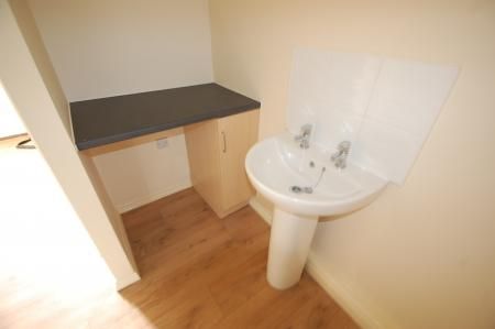 St Martins Close, Derbyshire, Church Gresley, DE11 - Photo 2