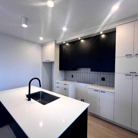 5 1/2 à louer, Otterburn Park, Carré Louis-Lévesque, construction neuve, borne électrique - Photo 4