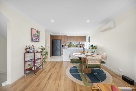 8/8 Henry Kendall Street, Franklin ACT 2913 - Townhouse For Rent | Domain - Photo 2